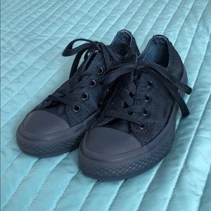 Worn once! Converse Chuck Taylor low top Sz12